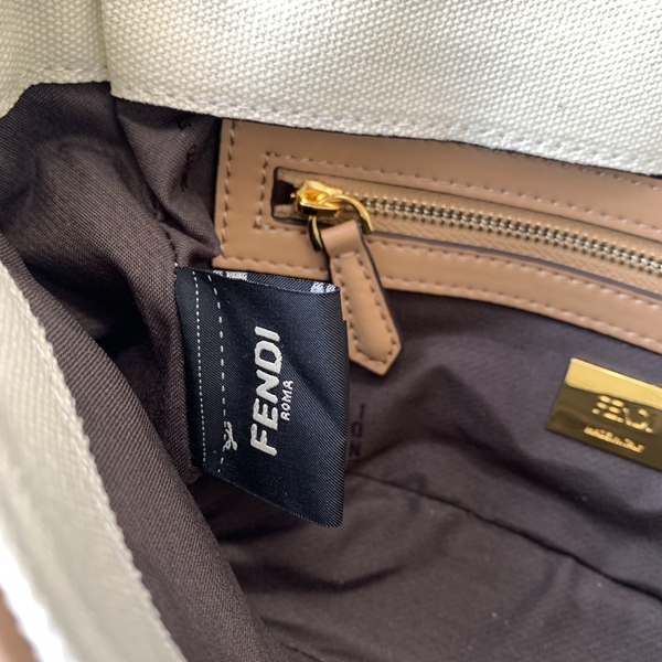 スーパーコピーブランドバッグ着用イメージ